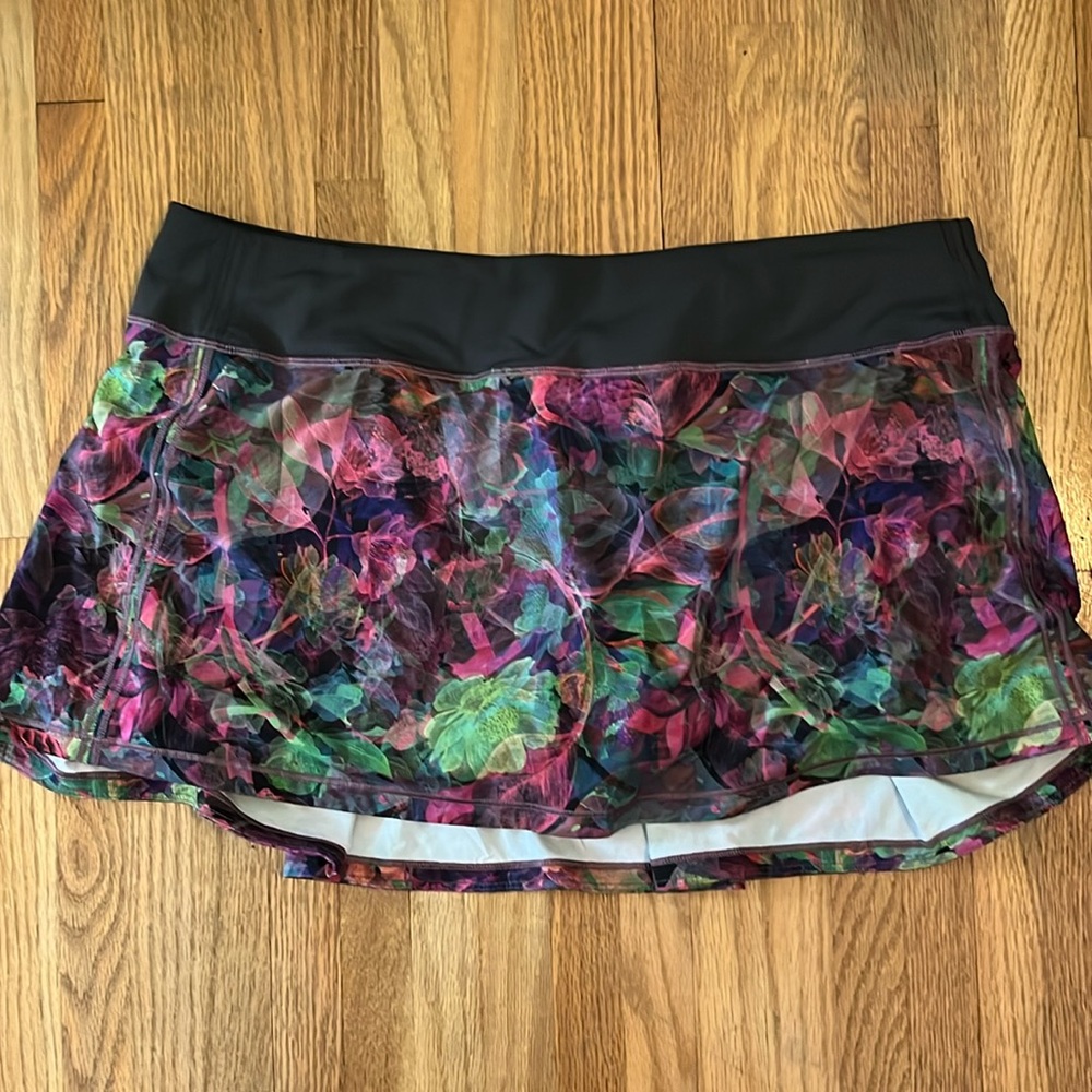 Lululemon Pace Rival Mid-Rise Skirt, size 12, EUC